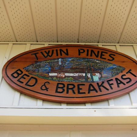 Twin Pines Bed And Breakfast Peterborough Exterior photo
